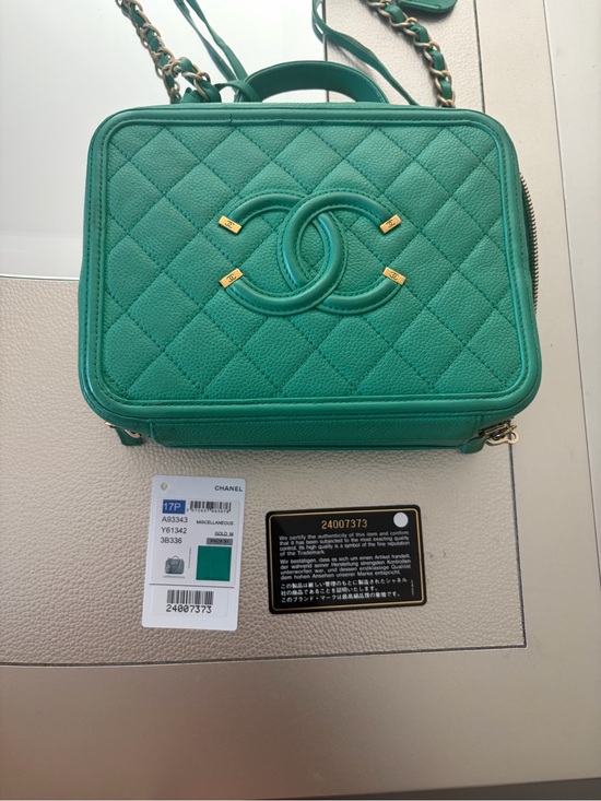 CHANEL Handbags - CHANEL GREEN CAVIAR CC FILIGREE MEDIUM VANITY CASE CROSSBODY BAG